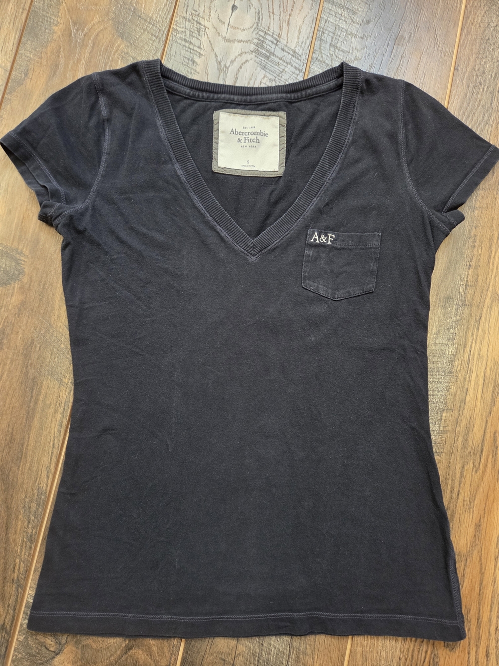 Vintage Y2K Abercrombie & Fitch Navy Blue V Neck Pocket Tee Baby T Shirt Small
